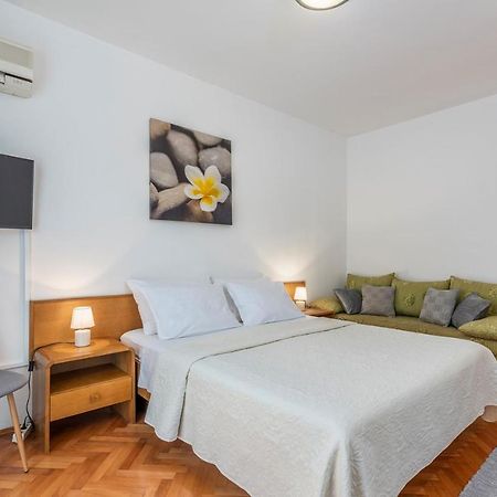 Apartment Complex Silvana Porec Exterior photo