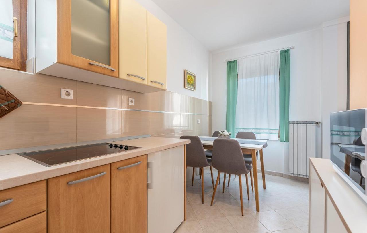 Apartment Complex Silvana Porec Exterior photo