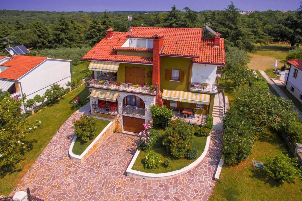 Apartment Complex Silvana Porec Exterior photo